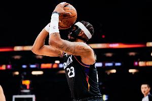 布克：古德温能拼下特殊球权防守极具破损性 他带来许多无形价值_24直播网