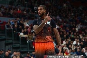 状态好到拦不。。】死锼谷×ν炜窭 20中15高效砍42分13板5助！_24直播网