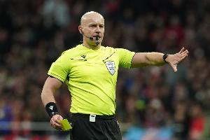 有数，，利物浦vs加拉塔萨雷原定主裁马齐尼亚克因受伤被暂时替换_24直播网