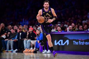 东契奇生涯多次在两天内获得100+&历史第三人 张伯伦33次做到_24直播网