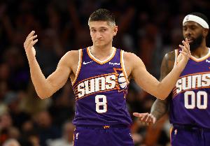 奥特：阿伦膝伤不会是恒久问题 他一直坚持着极高的竞争水准_24直播网