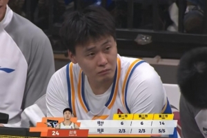 太猛了！赵睿第三节5中5轰下14分2助1断带队反超_24直播网