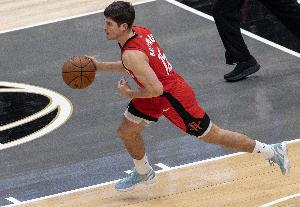 早该变阵！谢泼德提上首发中4记三分 得14分4助1断2帽 正负值+23_24直播网