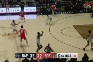 有小约基奇内味儿了！杨瀚森骚气球领人的妙传 “逼”乐福去扣篮_24直播网