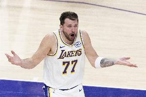 难乐成？？湖人申诉称裁判吹077技犯前应提前忠言 裁判体现已忠言过_24直播网