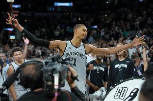 马刺迎战步行者 文班亚马因右脚踝酸痛赛前决议是否出战_24直播网