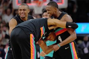 高歌猛进！马刺大胜步行者喜提五连胜 近23场豪取21胜2负！_24直播网