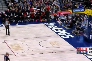 大打对攻！掘金首节42-40领先开拓者 两队各自轰进7记三分_24直播网