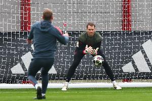 拜仁官方：诺伊尔和阿方索今日举行个人训练，，，穆西亚拉在继续康复_24直播网