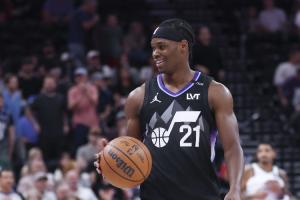 场均4.8+4+4.2！爵士官方：与贝兹·姆本签下第二份10天短条约_24直播网