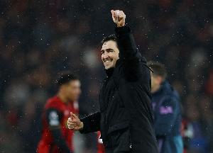 电讯报：水晶宫加速寻找新主帅，，，，有意约请伊劳拉执教_24直播网