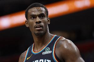 最后一个回合锁死东契奇！杜伦：就是贴死他防下来 然后赢下角逐_24直播网