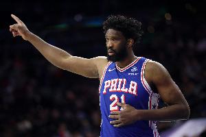 强势复出！恩比德28分钟17中12砍下35分6板7助1帽 正负值+33最高_24直播网