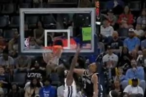 冒犯了方丈~文班点飞防守直杀内线 抡臂隔扣GG·杰克逊就地报复_24直播网