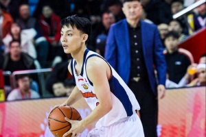 正负值+41！徐杰12中8拿到20分5助 三分6中4_24直播网