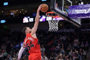 爆了爆了！马穆凯拉什维利13中8砍19分4板3断 正负值高达+47_24直播网