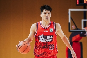 中规中矩！陈国豪9中5拿到10分1板3断 正负值-14_24直播网