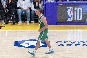 本赛季薪水才723万！普理查德最近两场轰下64分13板10助_24直播网