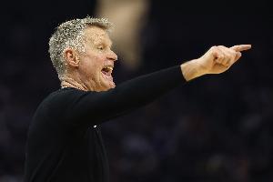 科尔：三节崩似乎成为了纪律 我们上半场很稳健但无法维持_24直播网