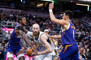 你俩没毛。。“氤〔伎12中10砍23分4助 杰伦·格林12中8轰19分4板_24直播网