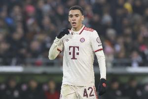 图片报：穆西亚拉、阿方索·戴维斯加入拜仁合练，，，预计近期复出_24直播网