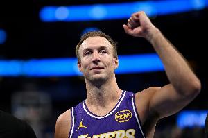 10中7得19分！肯纳德：我就是顺着角逐节奏打 不委屈脱手_24直播网