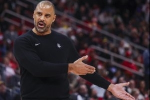 八概略下课主帅：乌度卡退位让贤&斯普利特危险&76人主帅司理都炒_24直播网