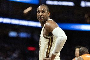 Slater：霍福德小腿拉伤正在好转 他希望能在附加赛前复出！_24直播网