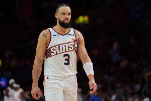 不太行！狄龙复出13投仅4中拿到9分5板有5犯规 三分3中1_24直播网