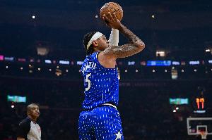 周全体现！班凯罗全场14投6中 拿到19分9篮板8助攻&正负值+14_24直播网