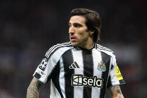 罗马诺：关于托纳利，，，，，，曼联确实有接触、阿森纳问询过、曼城有兴趣_24直播网