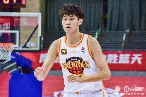 媒体人：手感爆棚的王浩然俨然CBA杜兰特 广厦最大短板是深度不敷_24直播网