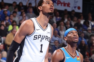 A·史女士：亚历山大说“让角逐为自己代言” 现实上是在暗指文班_24直播网