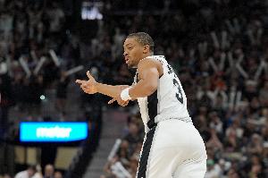 力压妖刀！凯尔登本季已砍1003分 为马刺队史单季最高替补总得分_24直播网