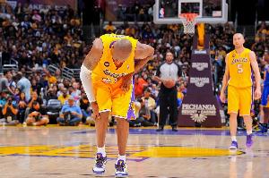 巴爷：我见过科比带着种种伤病打球 除非动不了否则他一定会上场_24直播网