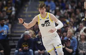 延续不错状态！菲利波夫斯基半场11中6拿到12分4板1助1断&0失误_24直播网