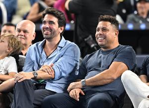 吃不必…大罗：去年我和阿尔卡拉斯打网球，，，，肩膀到现在尚有点发炎_24直播网