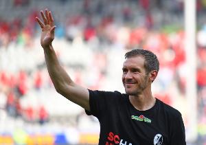 两球领先被翻盘！弗赖堡主帅：很难品评球队，，，，，拜仁有能力逆转取胜_24直播网