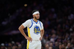 奥科吉扑防赛斯·库里被吹三分犯规 乌度卡坚决挑战但以失败了却_24直播网