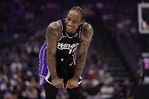 达标就休！德罗赞5中4得9分&生涯总得分升历史第16 下半场未登场_24直播网