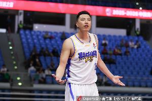 两双到手！翟晓川11中5拿到15分11板 三分7中3_24直播网