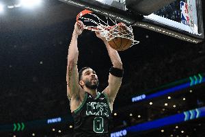 首脑回归！塔图姆复出至今出战15场 凯尔特人13胜2负！_24直播网