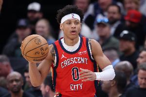 【菜鸟】费尔斯最年轻40+后卫 弗拉格25分9板 克尼佩尔13分5板5助_24直播网