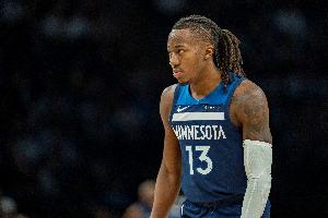 可圈可点！道苏姆半场9中5孝顺13分3板3断 正负值+10_24直播网