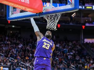 虚惊一场！。。。。±椎峡耍嚎吹嚼险彩质苌耸 我一度关掉了随身麦克风_24直播网