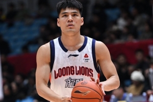 该怎么说呢？？陈国豪替补出战仅9分钟 1中1拿2分2板&泛起3失误_24直播网