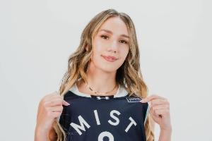 DPOY中锋阿兰娜-史女士顶薪签约飞翼 与李月汝成为双料队友_24直播网