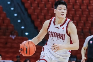 咋回事儿呢？？？？？张宁半场仅出战8分钟 0脱手0分&仅送出3助攻_24直播网