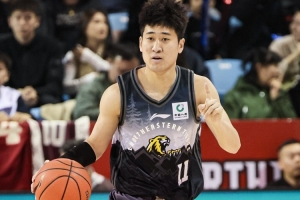 毫无状态！姜伟泽6中1仅拿4分2板5助 正负值-13_24直播网