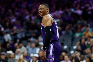 德罗赞：威少是我兄弟 就算他跟十头大象干架我也会和他一起上_24直播网